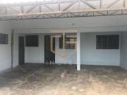 Casa com quintal amplo à venda no Jardim Santa Clara do...