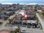 Casa com suíte e piscina faixa mar