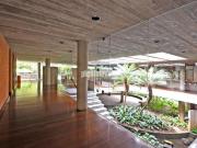 CASA COM TERRENO DE 3.100M² EM CIDADE JARDIM