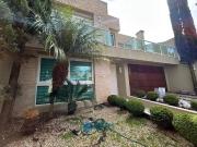 Casa com trÃªs SuÃtes no CinquentenÃ¡rio