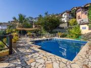 Casa com vista ao mar à venda em Ilhabela
