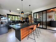 CASA COM VISTA PANORÂMICA DAS MONTANHAS