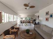 CASA COM VISTA PARA O MAR