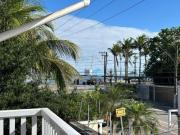 Casa com Vista para o Mar a 50m da Praia – Enseada...