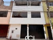 CASA COMAS URB. SANTA ISOLINA