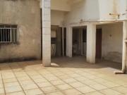 Casa comercial com 04 quartos