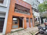 Casa Comercial com 1 vaga e 189m² para alugar por R$ 3.000