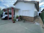 Casa Comercial com 5 Salas na Zona Leste, Joquei,...