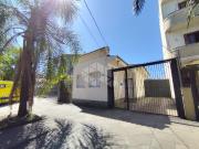 Casa Comercial com 70m² para alugar por R$ 2.350