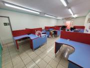 Casa Comercial com à venda no bairro Vila Bastos em...