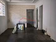 Casa Comercial em Avenida de Grande CirculaÃ§Ã£o para...