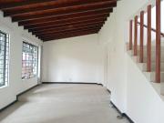 Casa comercial en arriendo en Laureles, Los Colores