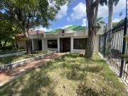 Casa comercial en arriendo Prado