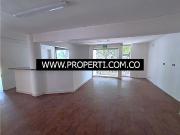 Casa Comercial en Arriendo Sector Conquistadores Laureles