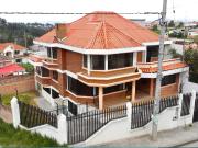 Casa Comercial en Venta Sector Vía al Mall de Racar Cuenca