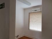 Casa Comercial para aluguel possui 350 metros quadrados...