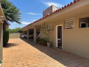 Casa comercial para venda e locação no Jardim das... Casa comercial para venda e locação no Jardim das...