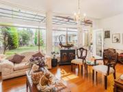 Casa como terreno ubicada en linda zona residencial de...