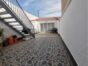 CASA COMPLETAMENTE REFORMADA CON BUEN PATIO, TERRAZA Y...