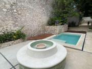 Casa completamente remodelada con alberca, en venta,...