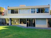 CASA COMPLETÍSIMA, ENORME JARDÍN, CERCA HOSPITAL ÁNGELES...