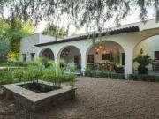 Casa con 10000 m2 superficie de terreno, con 7 recámaras...