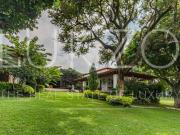 Casa con 1411 m² superficie de terreno y 6 recámaras en...