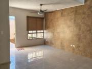 Casa con 160 m2 superficie de terreno y 2 recámaras en...