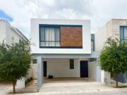 Casa con 160 m² superficie de terreno, 3 recámaras en...