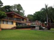 Casa con 2000 m² superficie de terreno, 4 habitaciones...