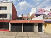 Casa con 200 m² de superficie de terreno y 3...