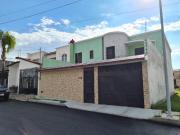 Casa con 200 m² de Superficie de Terreno y 4...