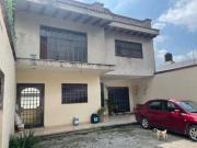 Casa con 200 m² de superficie de terreno y 4 recámaras...