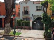 Casa con 208 m² de superficie de terreno y 4 recámaras...