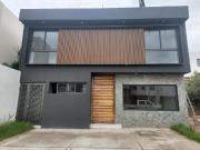 Casa con 231 m² Superficie de Terreno, 4 Recámaras en...