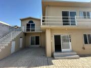 Casa con 240 m² superficie de terreno y 6 habitaciones...