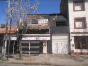 CASA CON 2 DEPTOS, LOCAL DE NEGOCIO Y GALPON AL FONDO EN...