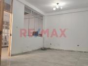 Casa Con 2 Locales En Sta. Luzmila, Perfecta Para...