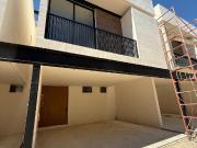 Casa con 2 recámaras y rooftop en real del mayab| Acepta...