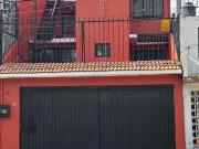 CASA con 3 Departamentos