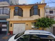 CASA CON 3 DEPARTAMENTOS 5 RECÁMARAS 3 COCINAS. UBICADO...