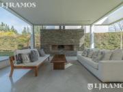 Casa con 3 dormitorios mas dependencia en venta /...