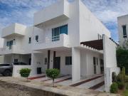 Casa con 3 habitaciones y amenidades de lujo en renta en...