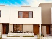 Casa con 3 Rec?maras con Vestidor y Ba?o, en Venta en...