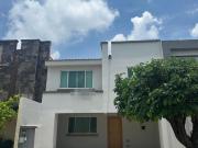 Casa con 3 Rec?maras y amplio jard?n en Mayorazgo de Cortes