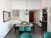 Casa con 3 recamaras, roof garden, estudio Altos de...