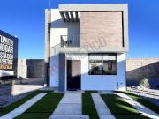 Casa con 3 recámaras una con balcón MODELO CONFORT...