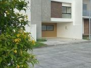 Casa con 3 recámaras y 160 m2 de terreno en venta, Lomas...