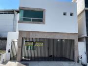 Casa con 3 recámaras y 211m² de construcción en venta y...