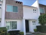 Casa con 3 recámaras y amenidades alberca y áreas verdes...